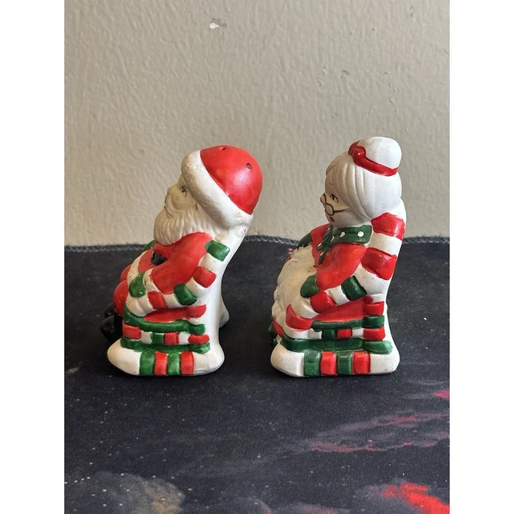 Mr & Mrs Clause Salt &‎ Pepper Shakers